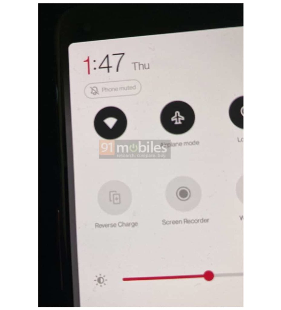 OnePlus 9 Alleged Photos Reveal Wireless Charging, Reverse Wireless Charging, Hole-Punch Display